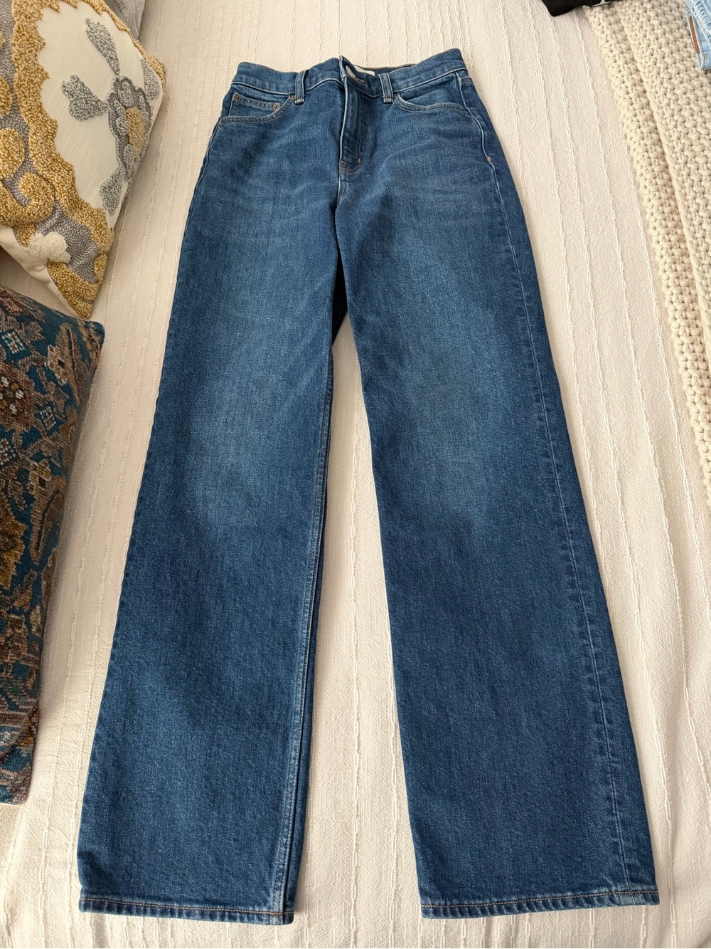 Denim Forum Women's High-Rise straight Leg Jeans - Medium Blue
Inseam 28/29 - Picture 1 of 9